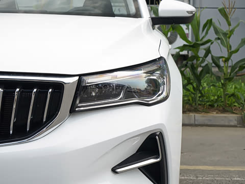 2027�� ���� 1.5L CVT������