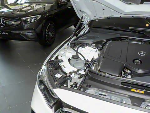 2025�� �Ŀ� E 300 ʱ�����˶���