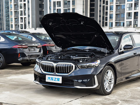 2026�� �Ŀ� 525Li ������װ