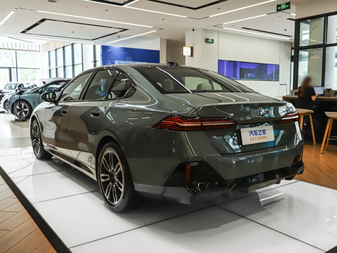 2026�� 525i M�˶���װ