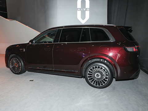 2025�� ���� Ultra�� 53.4kWh 6���� (896�߼����״