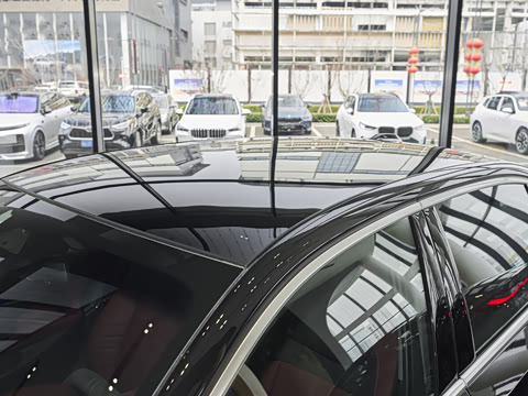 2026�� �Ŀ� eDrive 35L M�˶���װ