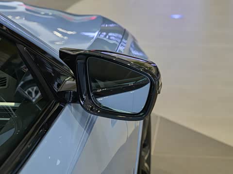 2026�� M240i xDrive