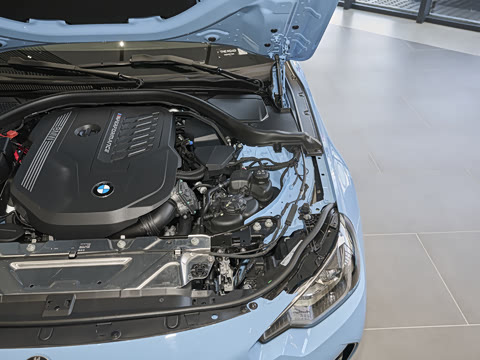 2026�� M240i xDrive