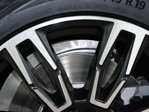 2025�� 525Li M�˶���װ