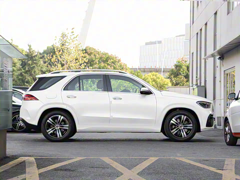 2025�� GLE 400 e 4MATIC