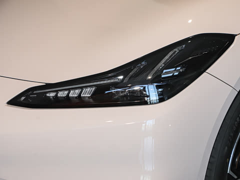 2025�� 560 Lite��