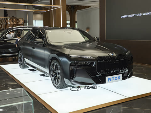 2026�� 740Li ��Ӱ��ذ� M���ܰ��˶���װ