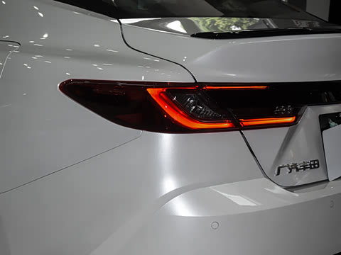 2026�� ˫�� 2.0HS �˶���