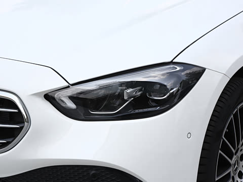 2025�� �Ŀ� C 260 L