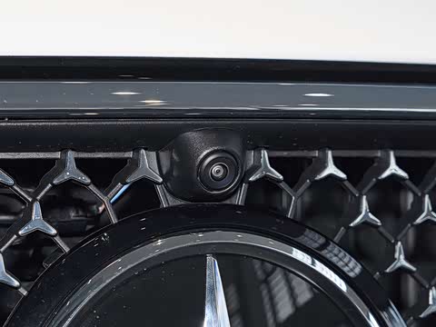 2025�� �Ŀ� E 300 �������˶���