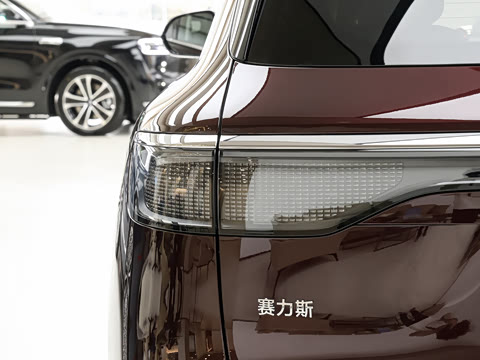 2025�� ���� Ultra�� 53.4kWh 6���� (896�߼����״