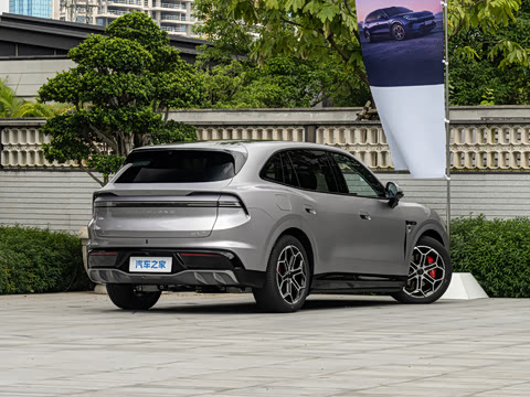 2027�� Ultra ˫��� ����