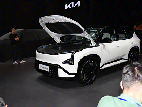 2025�� 580 Wave AWD GT-Line