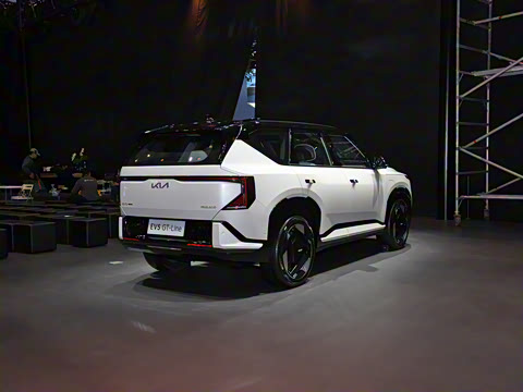 2025�� 580 Wave AWD GT-Line