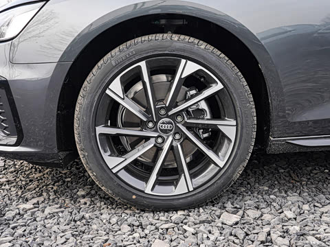 2026�� 200���������� 40 TFSI ����������