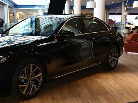 2026�� E 300 L ʱ���˶���