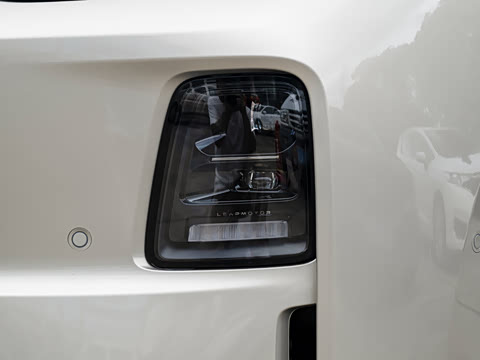 2027�� 660������
