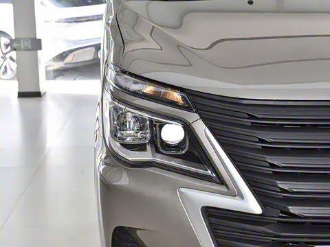 2025�� M5 1.6L ��׼��5��CNG