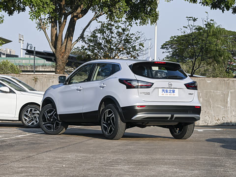 2025�� �Ŀ� ���� 2.0L CVT XV+���Ȱ�