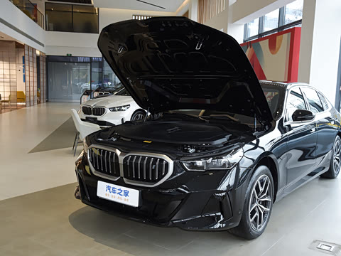 2026�� �Ŀ� eDrive 40L M�˶���װ