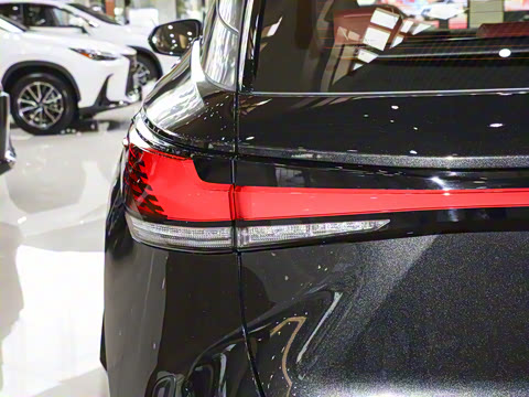 2026�� 500h ����F SPORT Performance