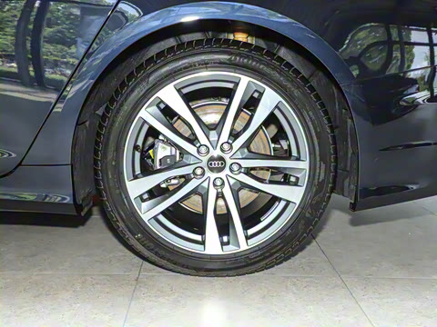 2025�� Avant 45 TFSI ��̽�ռ�