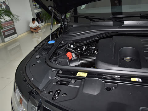 2026�� 3.0 L6 400PS �ڿ���