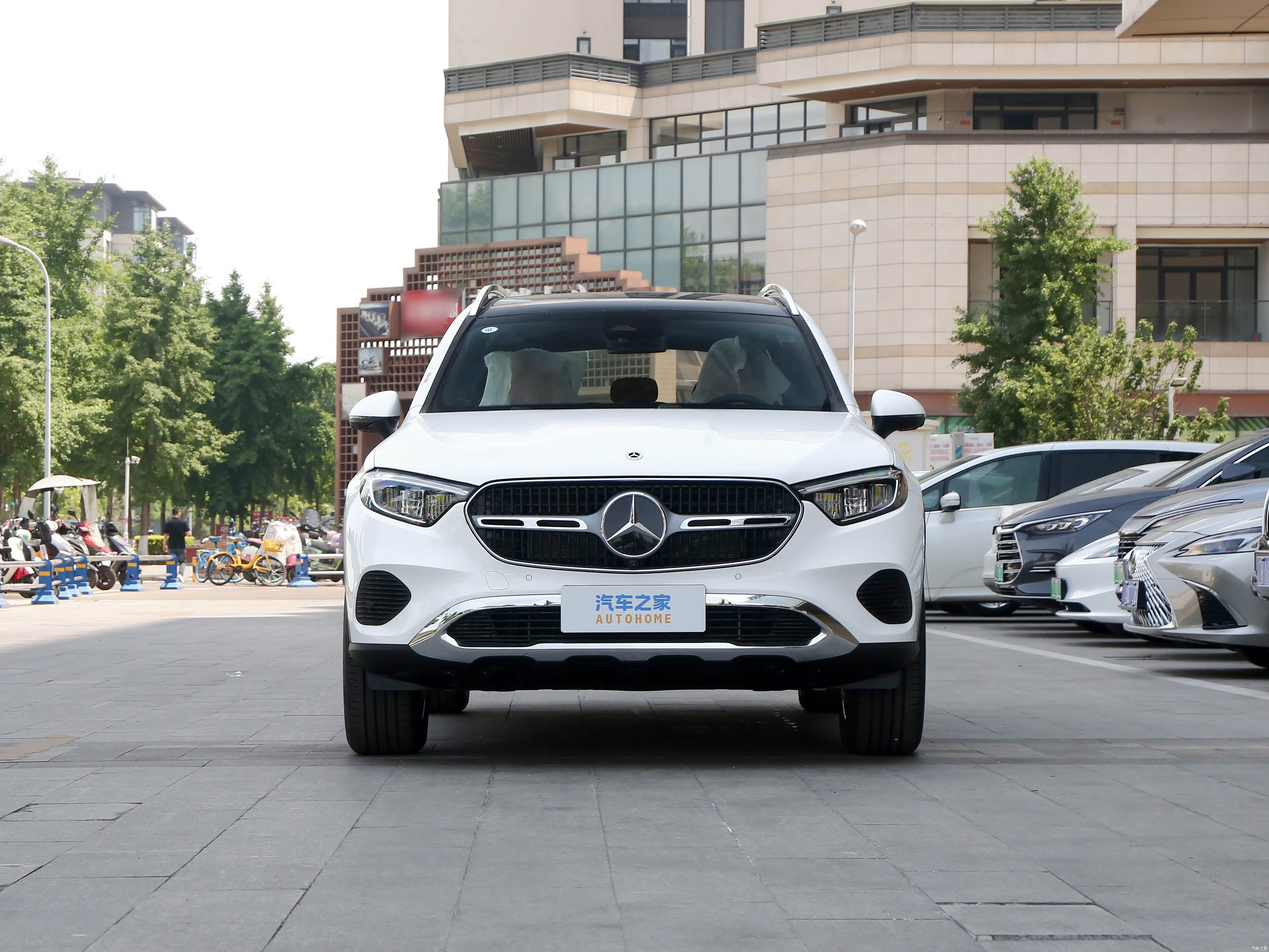 Mercedes-Benz GLC, миниатюра 2