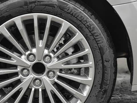 2026�� ˫�� 2.0HE ��Ӣ��