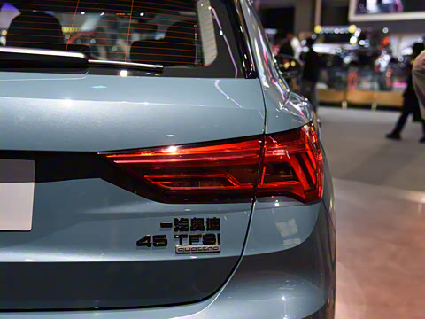 2025�� quattro 45�����ذ� 45TFSI quattro ʱ�ж�����