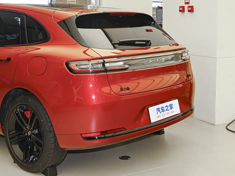 2025�� ����   Ultra ������