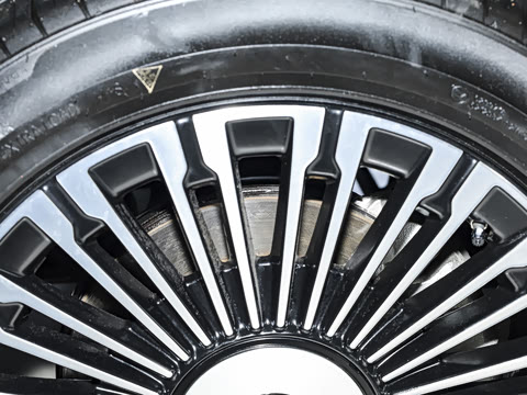 2026�� ���̰� 230����� 7��