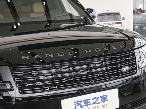 2026�� 3.0 L6 400PS SE�����