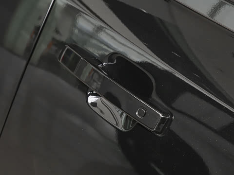 2026�� 110 3.0T P400 X-Dynamic HSE