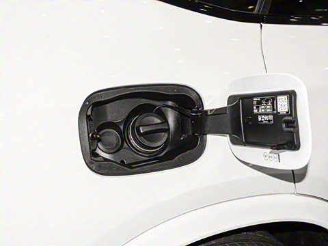 2025�� �Ŀ� GLC 260 4MATIC ����SUV