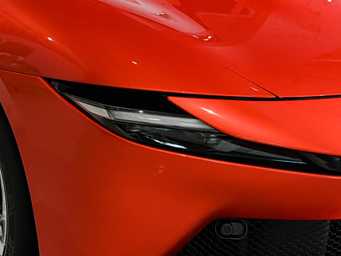 2026�� 3.9T V8 Spider