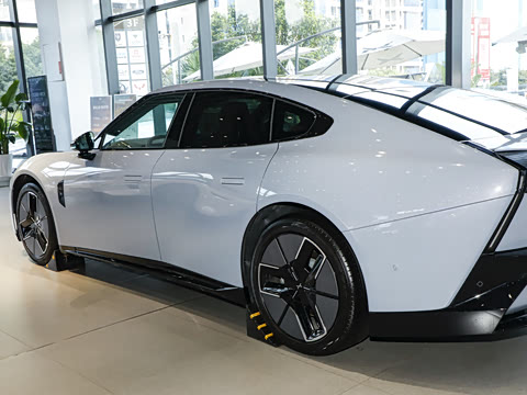 2025�� 820 �������� Ultra