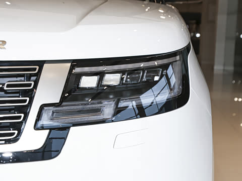 2026�� 3.0 L6 400PS SE�����