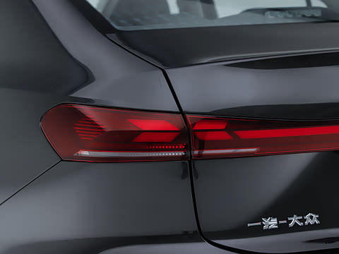 2026�� S 300TSI ������