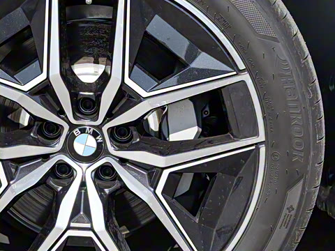 2026�� eDrive 40L M�˶���װ