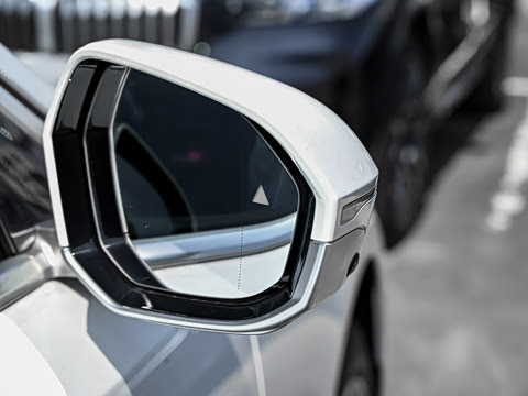 2026�� eDrive 40L M�˶���װ