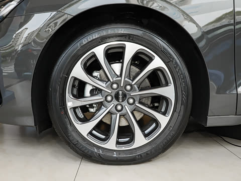 2025�� 2.0T ���а�