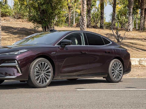 2026�� 225km EM-i Զ�����ǺӰ�