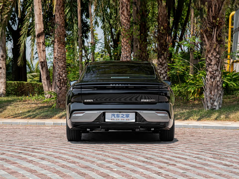 2026�� 225km EM-i Զ�����ǺӰ�