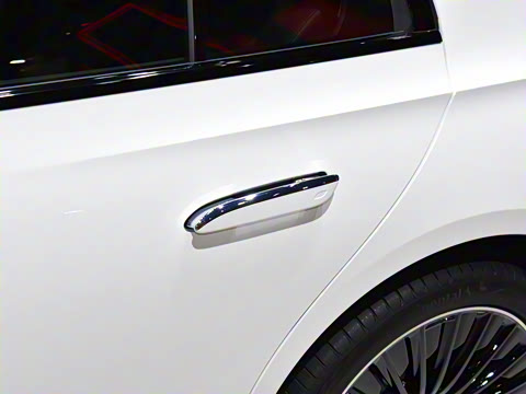 2026�� E 300 �������˶���