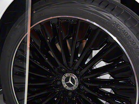 2026�� E 300 �������˶���