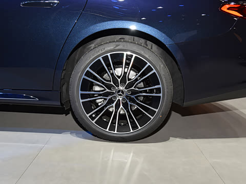 2026�� E 300 L ������