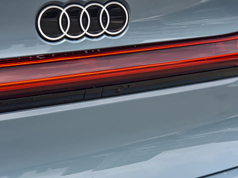 2026�� TFSI quattro 200kW �콢��