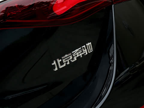 2026�� �Ŀ� E 300 L �����˶���